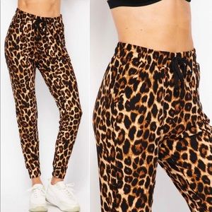 New! Buttery Soft Leopard Print Joggers with Pockets